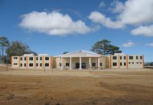 지어져 가는 새로운 교실건물